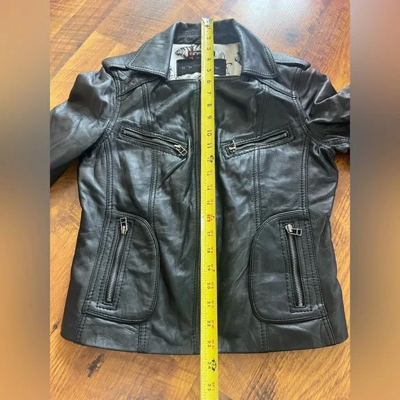 Infinity leather jacket- woman’s size medium - Picture 9 of 11